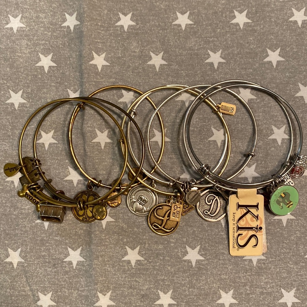 Misc. Charm bracelet lot 8 pcs